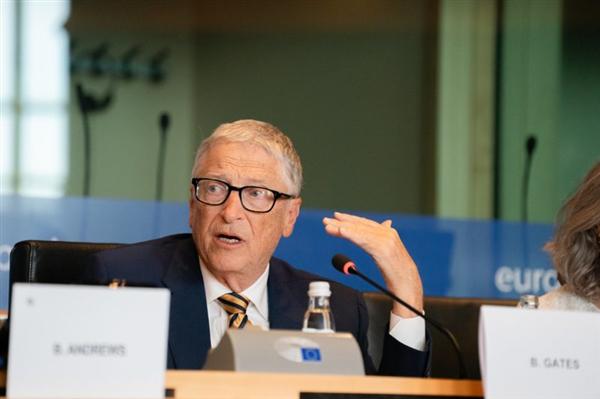 91快牛 比尔盖茨承诺捐65亿对抗疾病！呼吁停止减少卫生经费