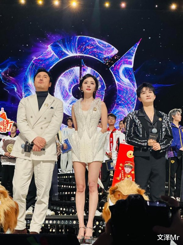 东方财通 王者十周年, 杨幂艾琳造型封神! 从峡谷走出来的精灵